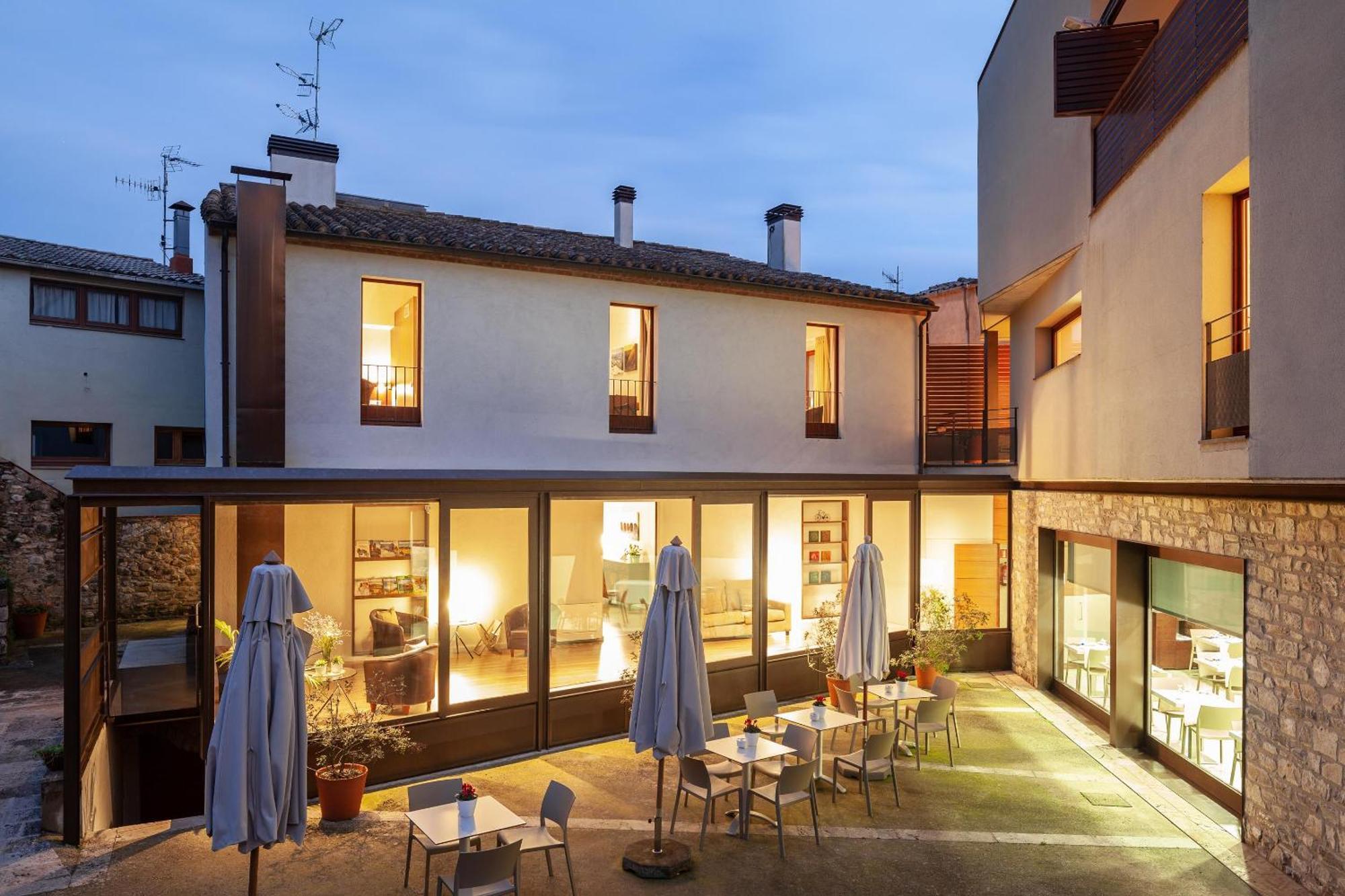 Casa Marcial (Adults Only) Hotell Besalú Exteriör bild